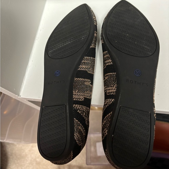 Rothy’s size 8 Golden Shimmer Point Flat Black with Rose Gold Metallic - Picture 5 of 7